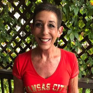 Meet your Posher, Joni